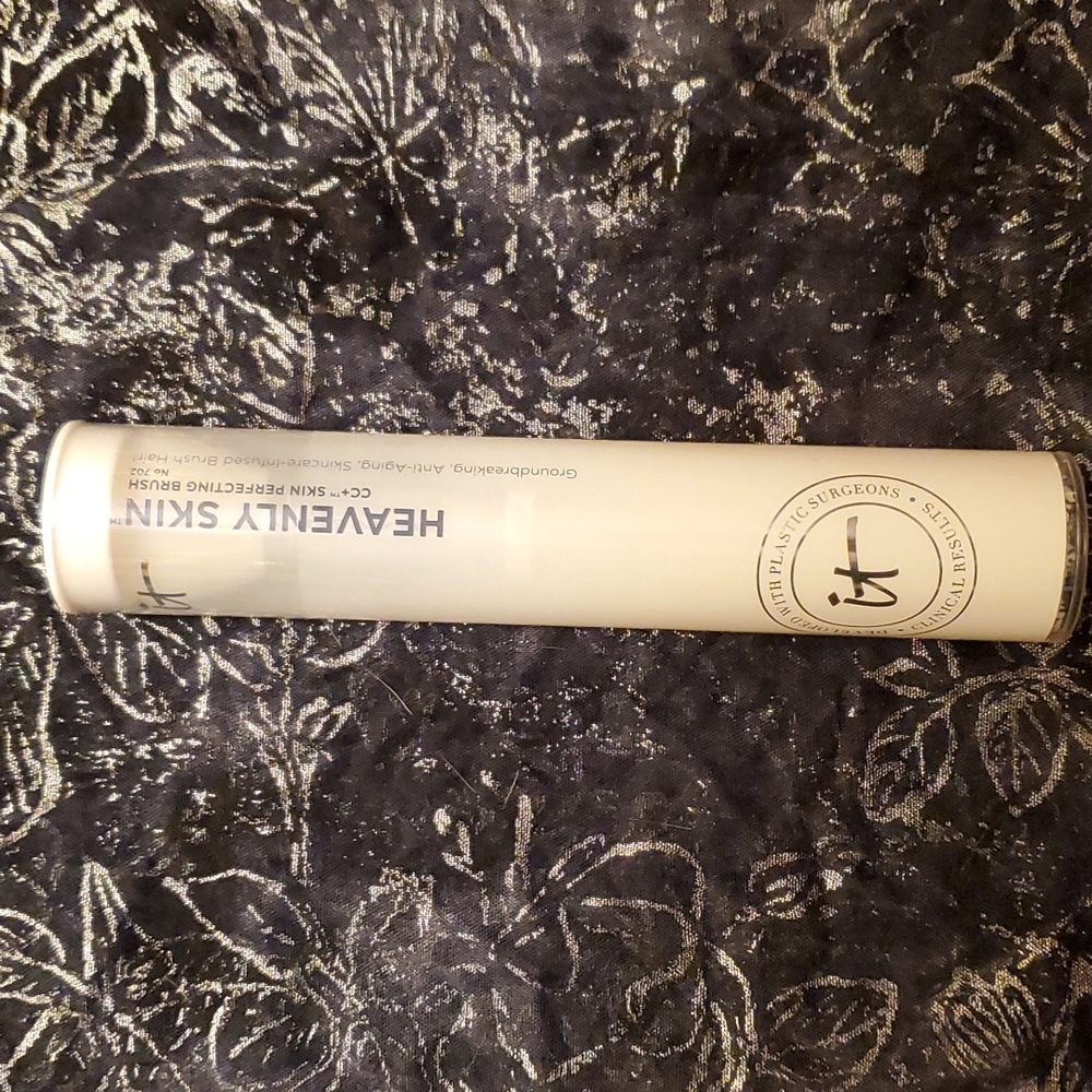 It Cosmetics Makeup Brush NEW & SEALED